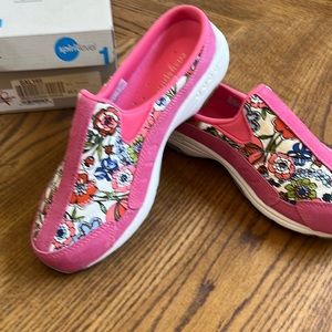 Easy Spirit shoes size 10m never worn with box!